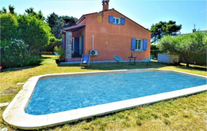 Stunning home in Rognonas with WiFi, Outdoor swimming pool and 2 Bedrooms